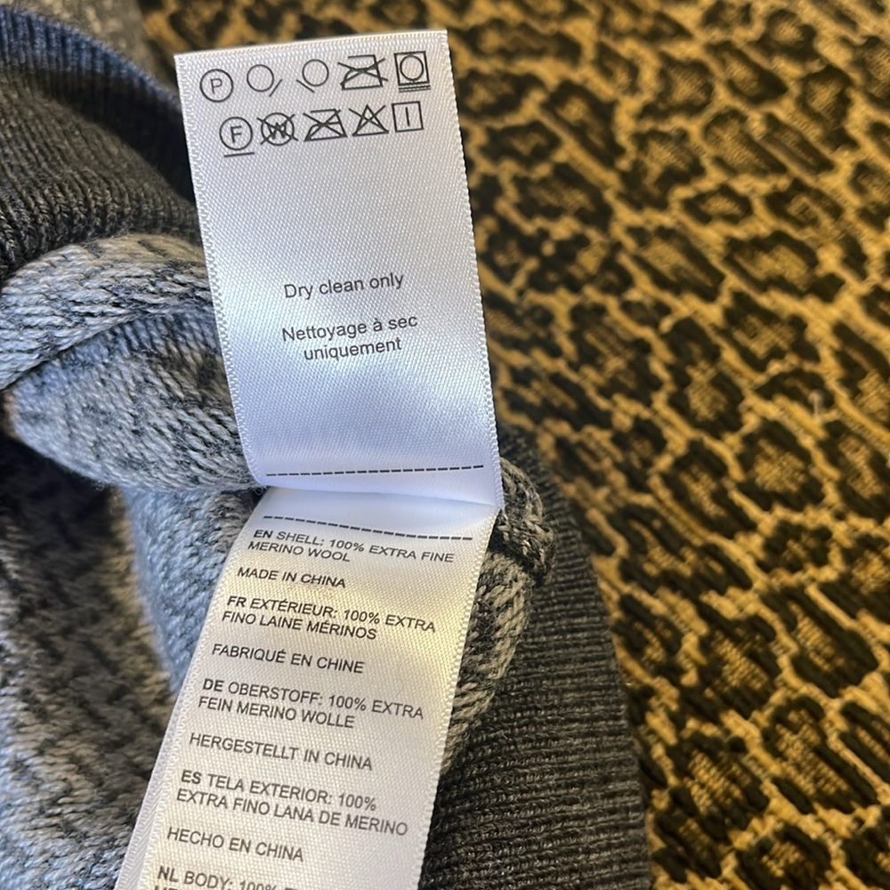 UNTUCKit Sorensen Cross Stitch Gray Reg XXXL - Picture 5 of 6